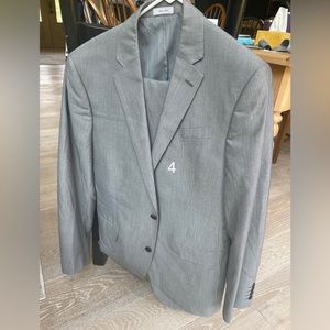 J.Ferrar Light Grey Slim Fit Suit (Jacket and pants)